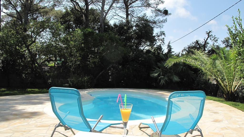 Appartement Dans Villa St Raphael Saint-Raphaël Rom bilde