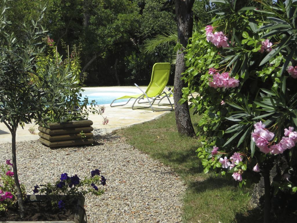 Appartement Dans Villa St Raphael Saint-Raphaël Rom bilde